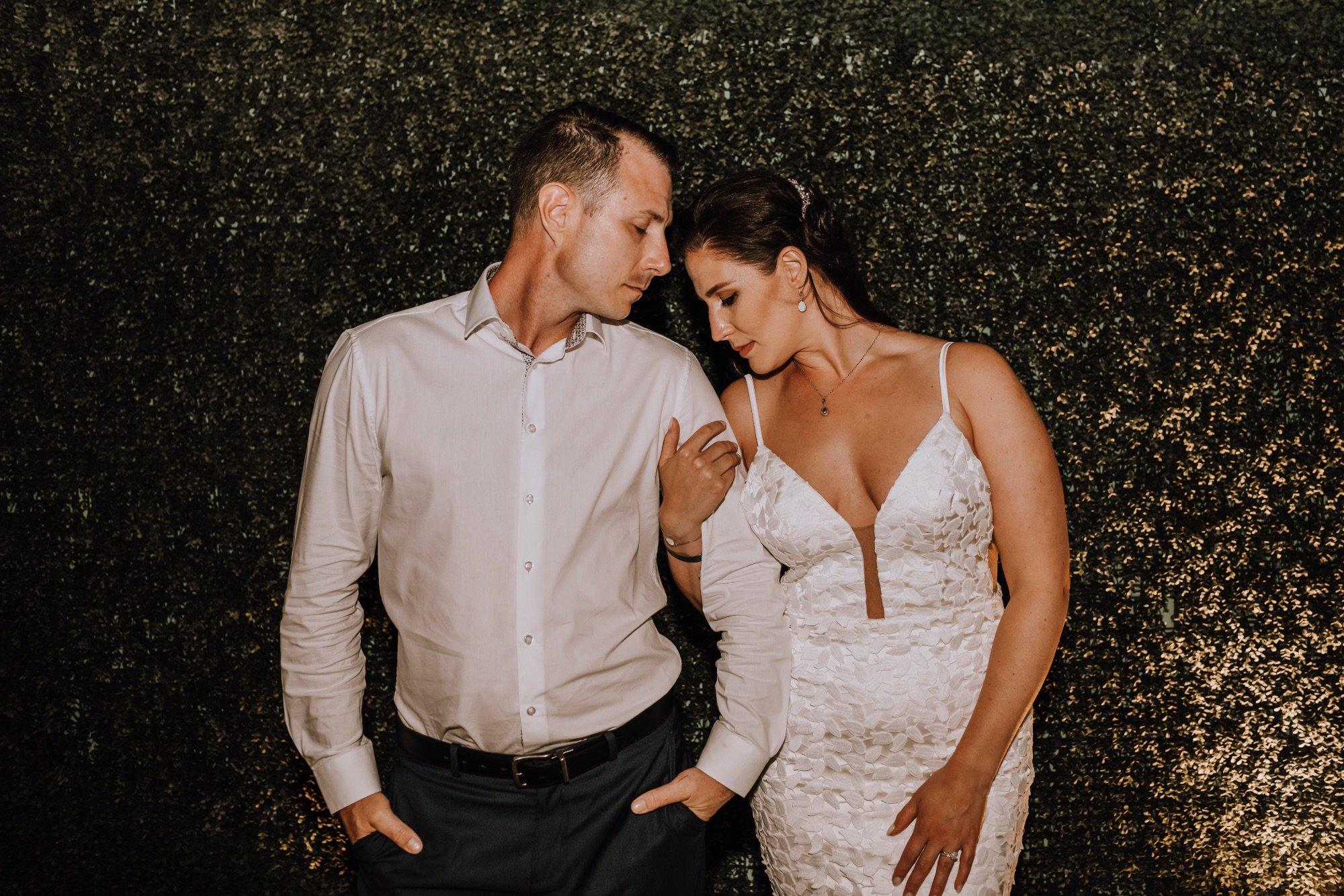 carousel-hero-element image-18