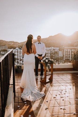 mobile - carousel-hero-element image-10